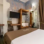 Santa Chiara Inn