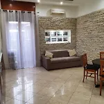 Lazzarella House
