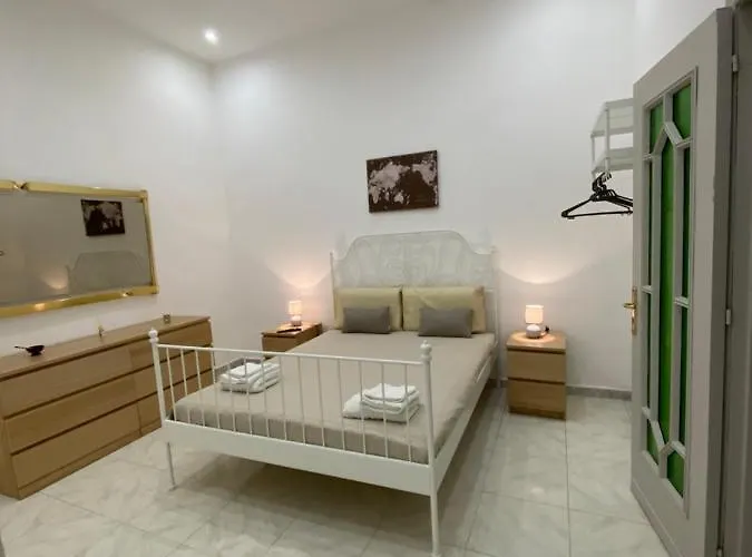 Home La Piazzetta