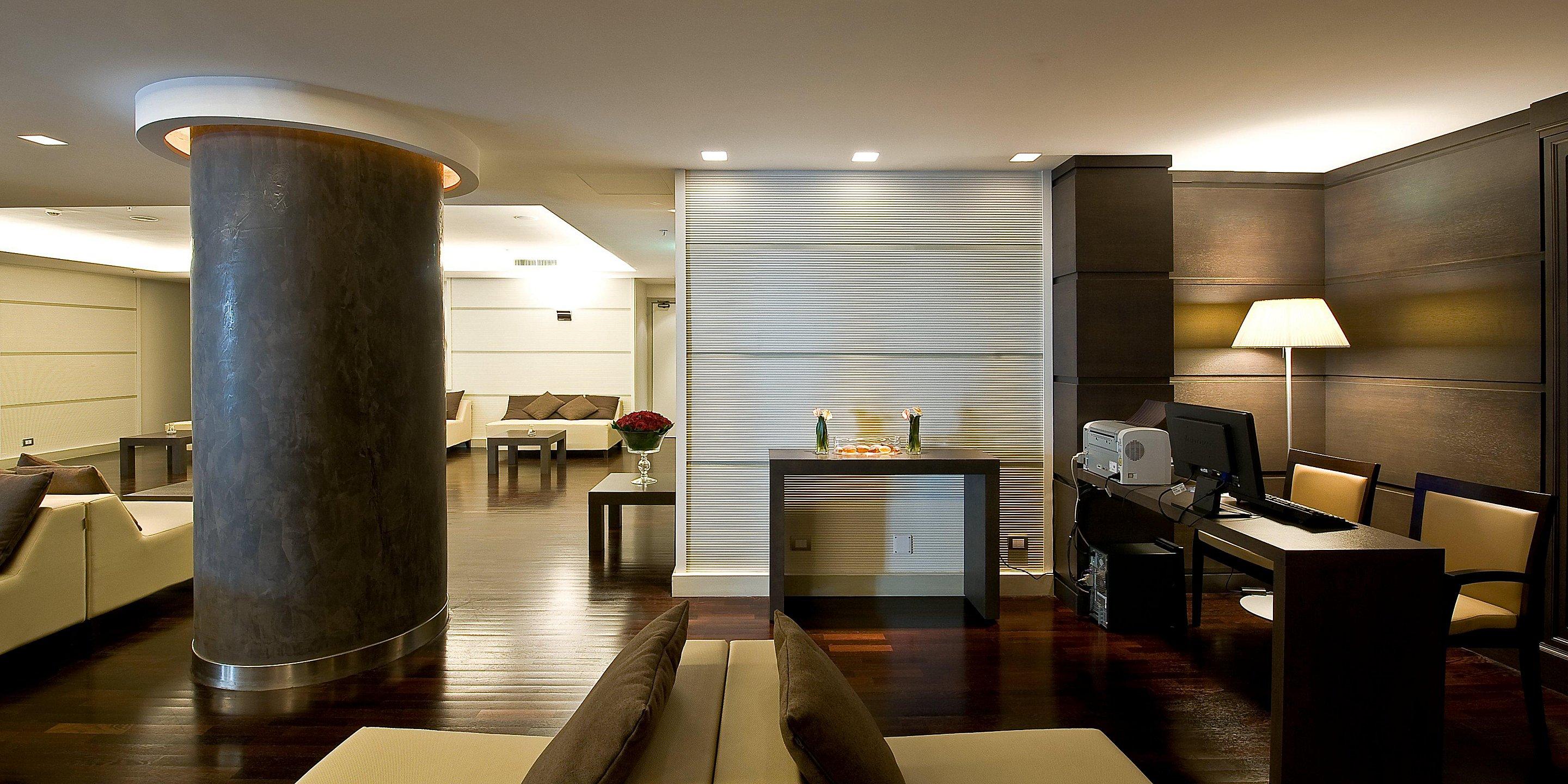 Hotel By Ihg