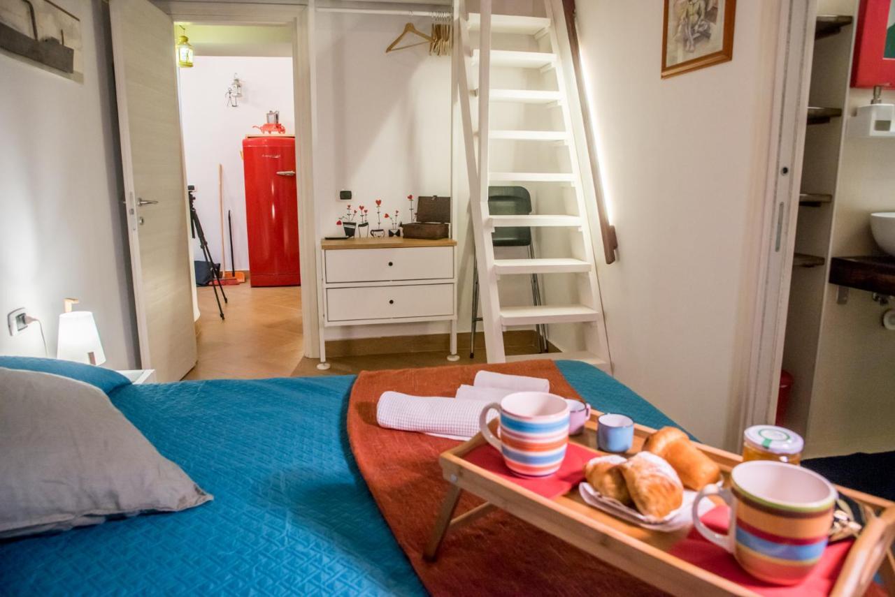 Bed & Breakfast Guest Art *