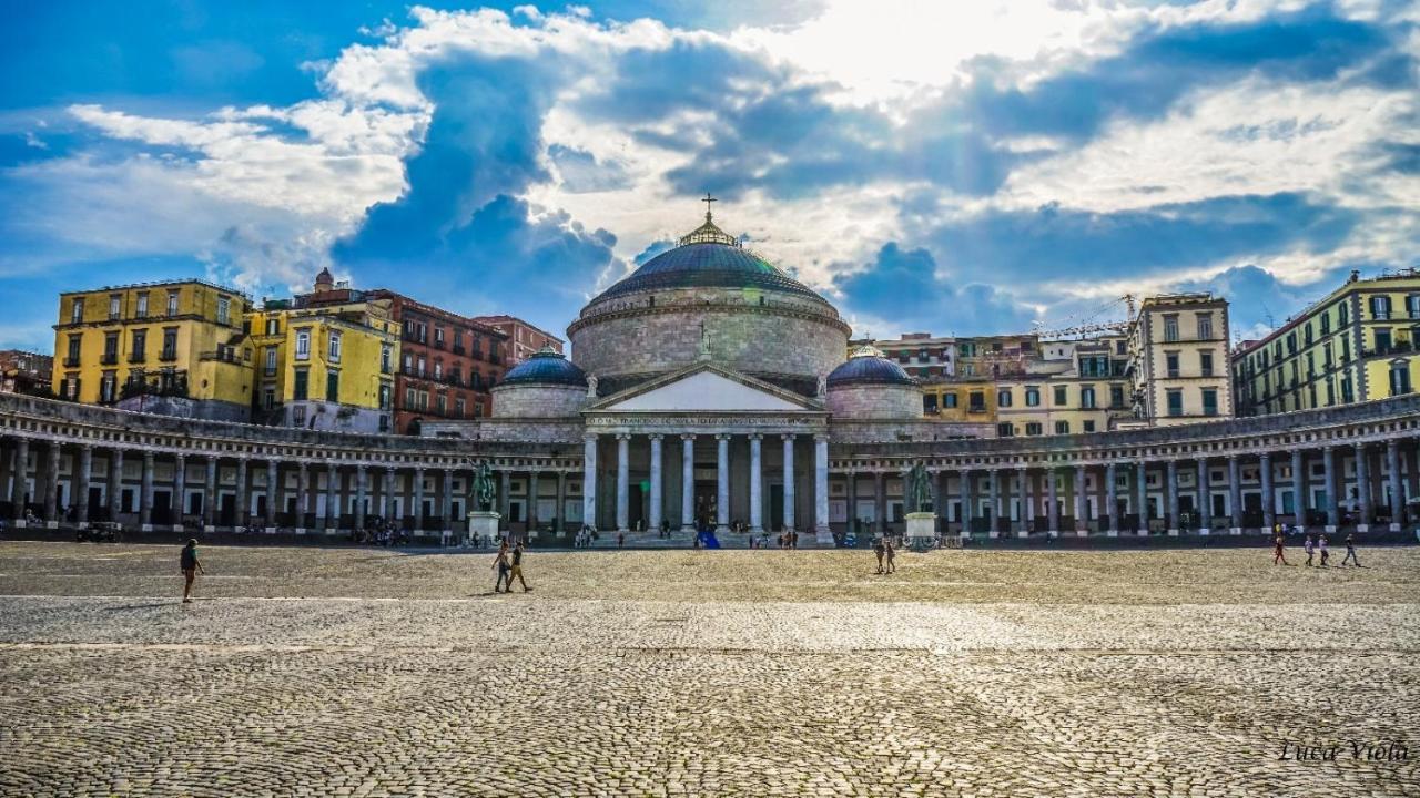 Guest Art * Naples