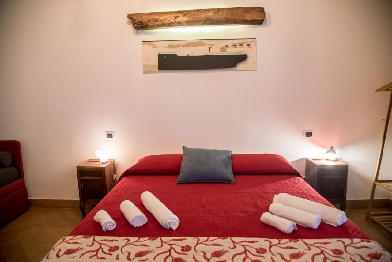 Bed & Breakfast Guest Art *