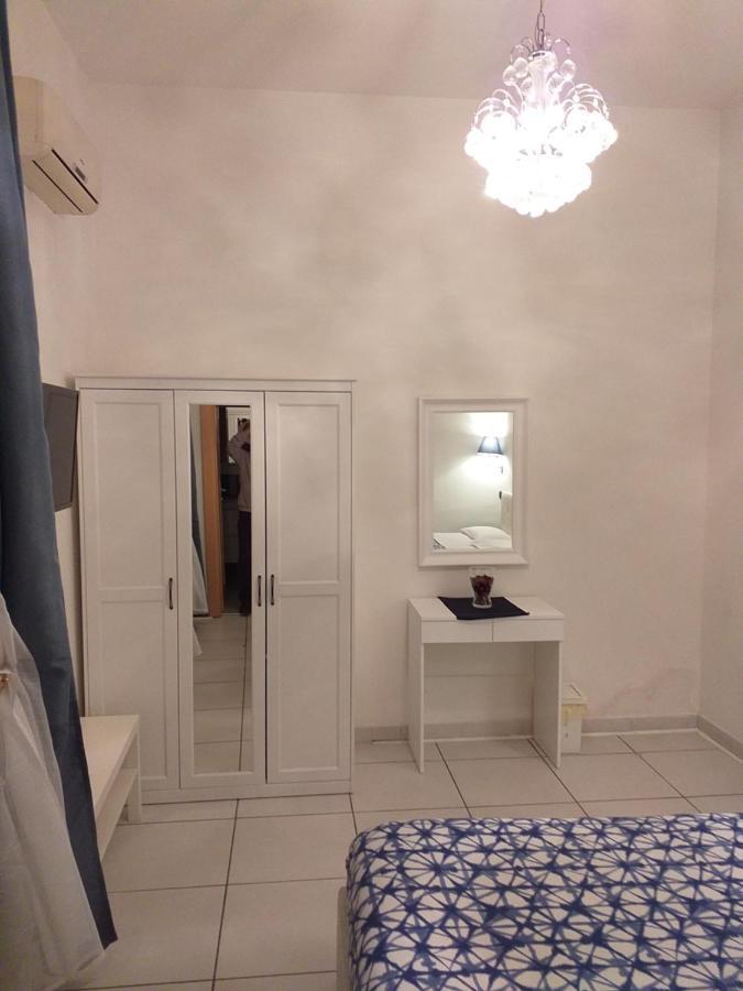 Beb Pantarei * Naples