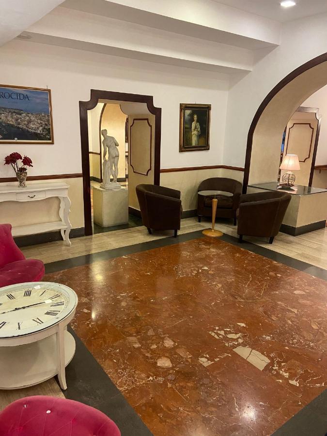 La Pace Naples