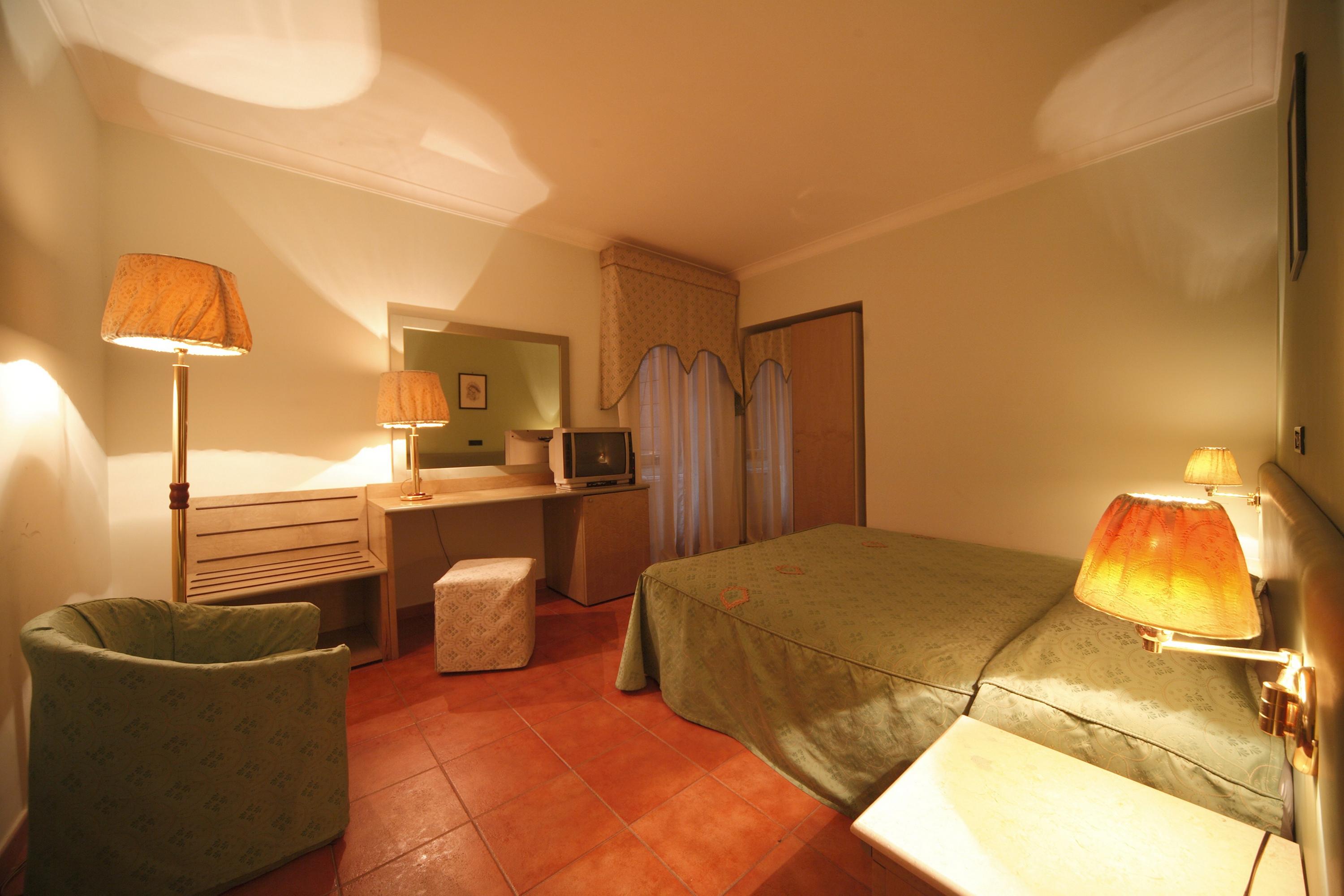 La Pace 3* Naples