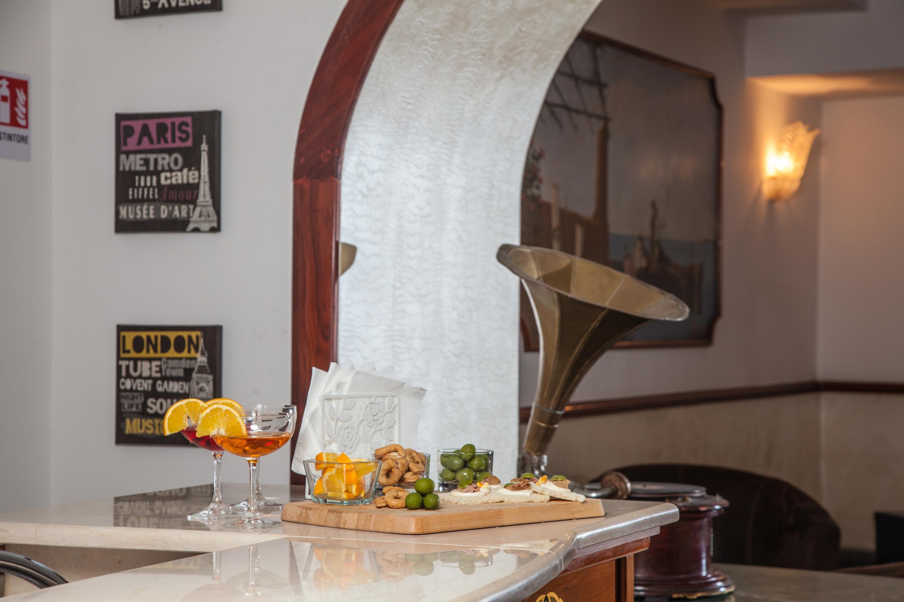 La Pace Naples