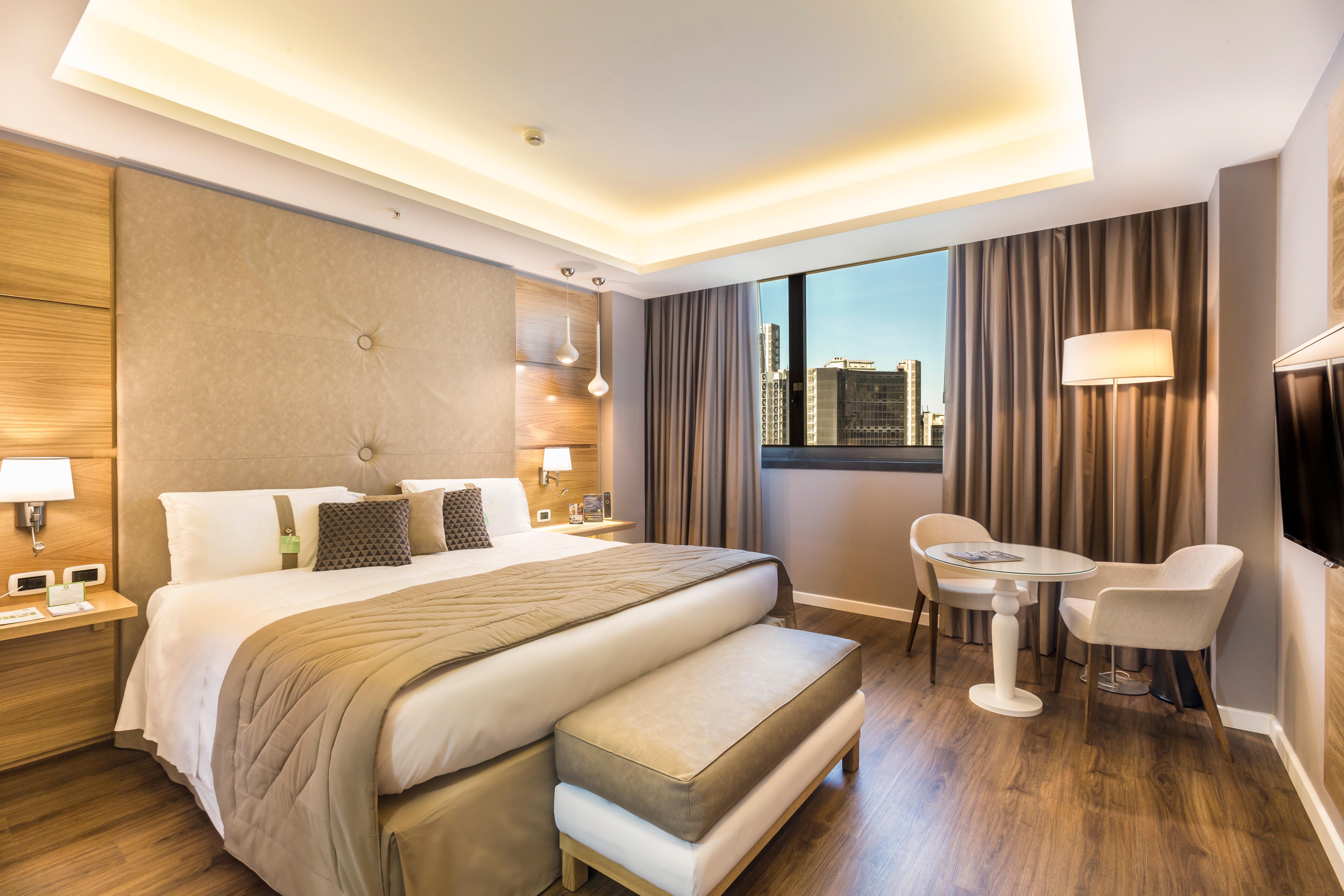 By Ihg Naples
