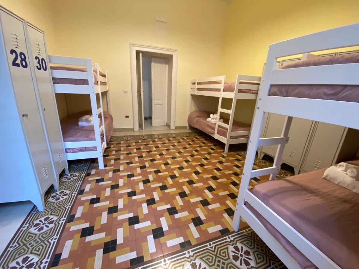 A I R H1o Hostel