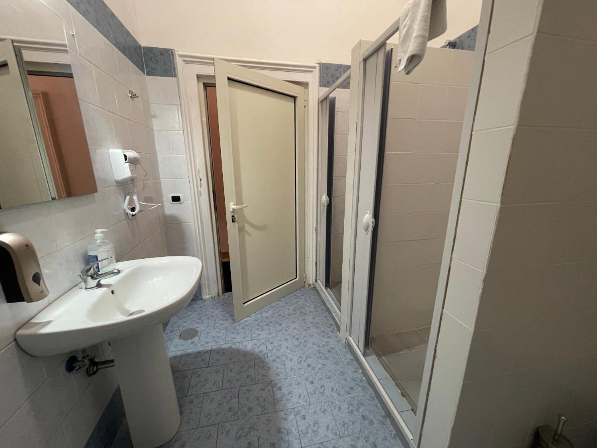 Hostel A I R H1o