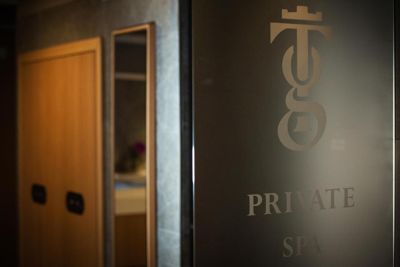 Gold Tower Lifestyle Hotel Naples