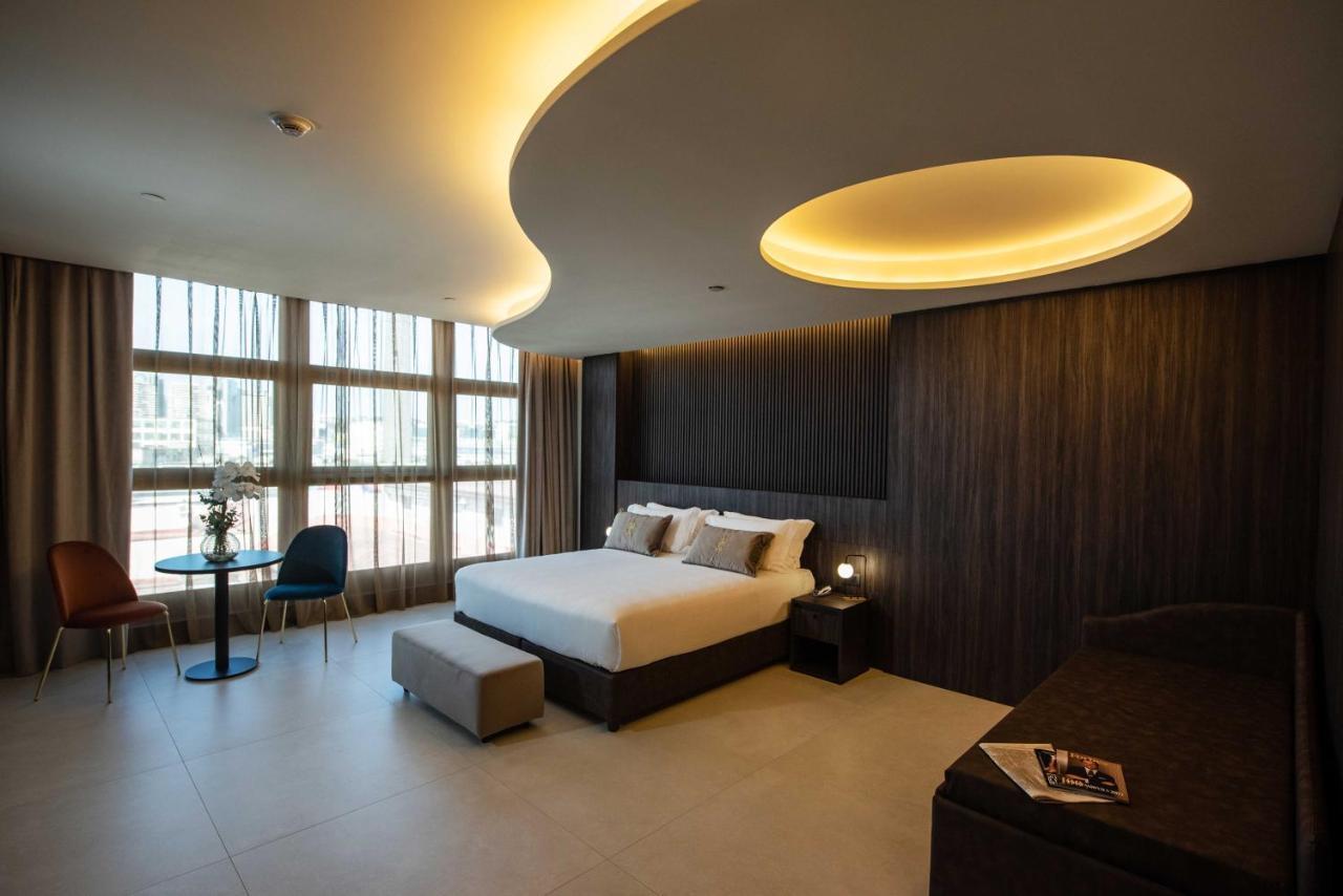 Gold Tower Lifestyle 4* Naples