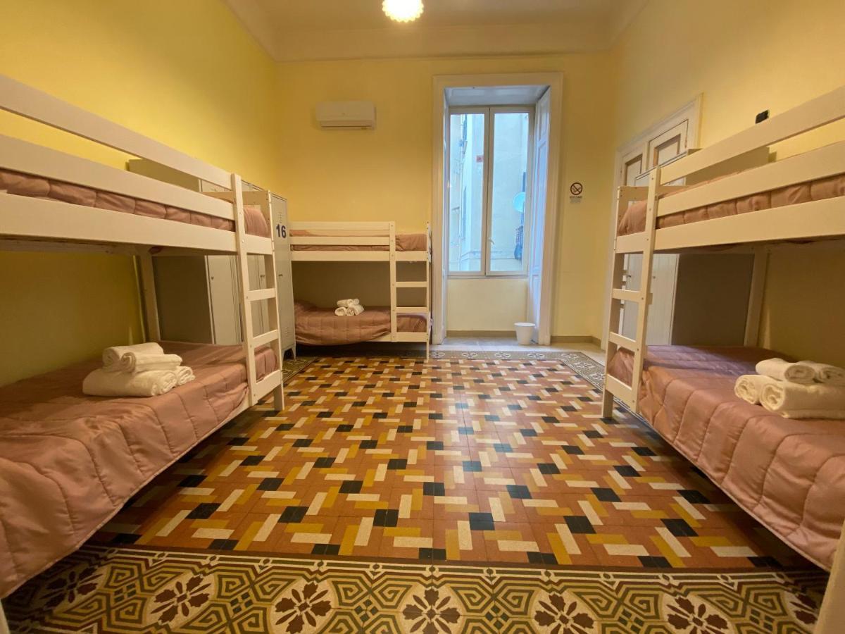 A I R H1o Hostel Naples