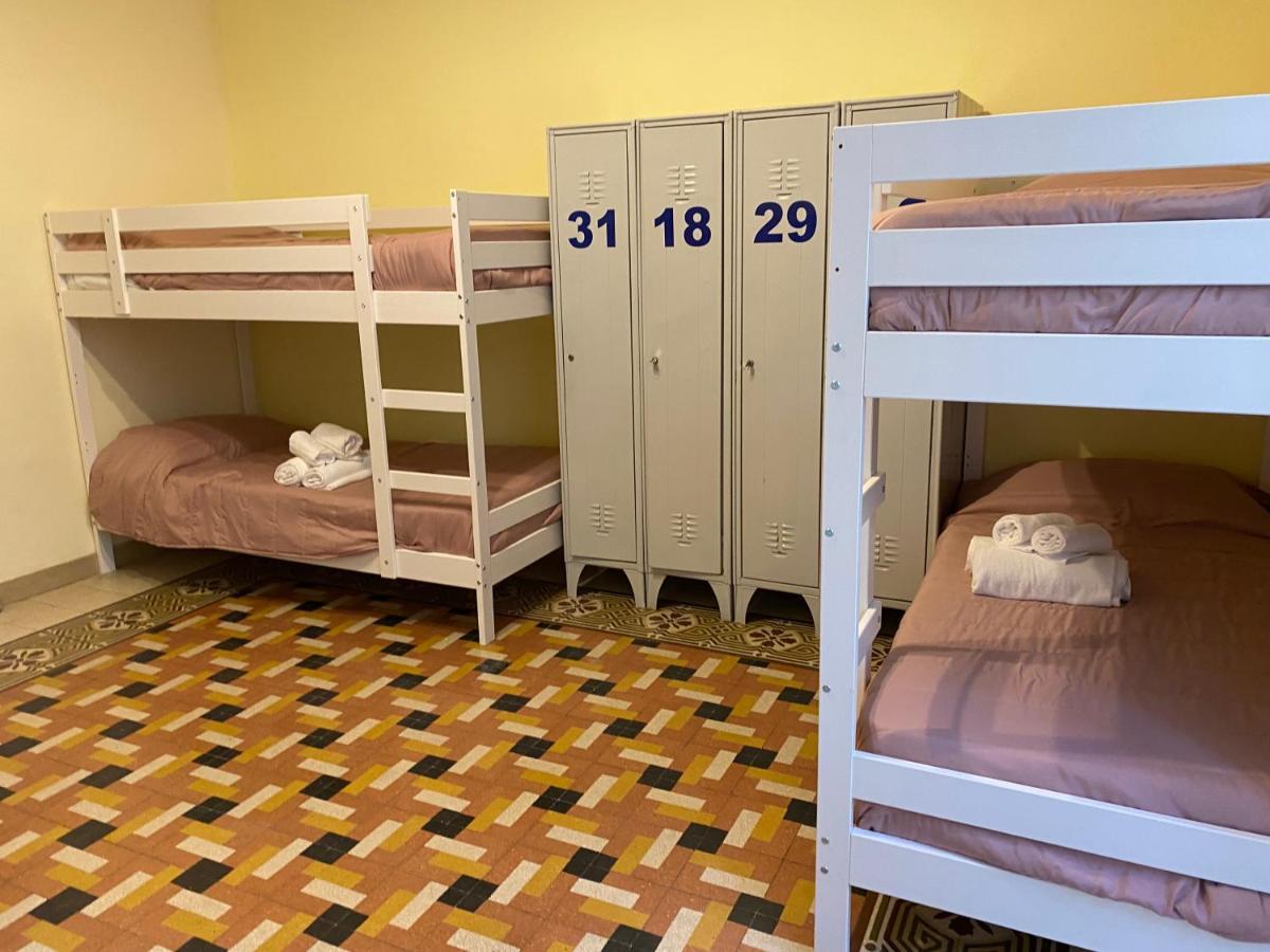 A I R H1o Hostel Naples