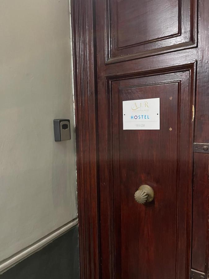 A I R H1o Hostel Naples