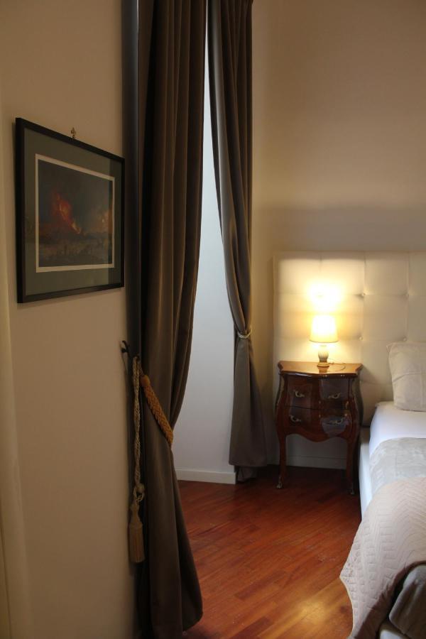 Bed & Breakfast Realpartenope 284 *