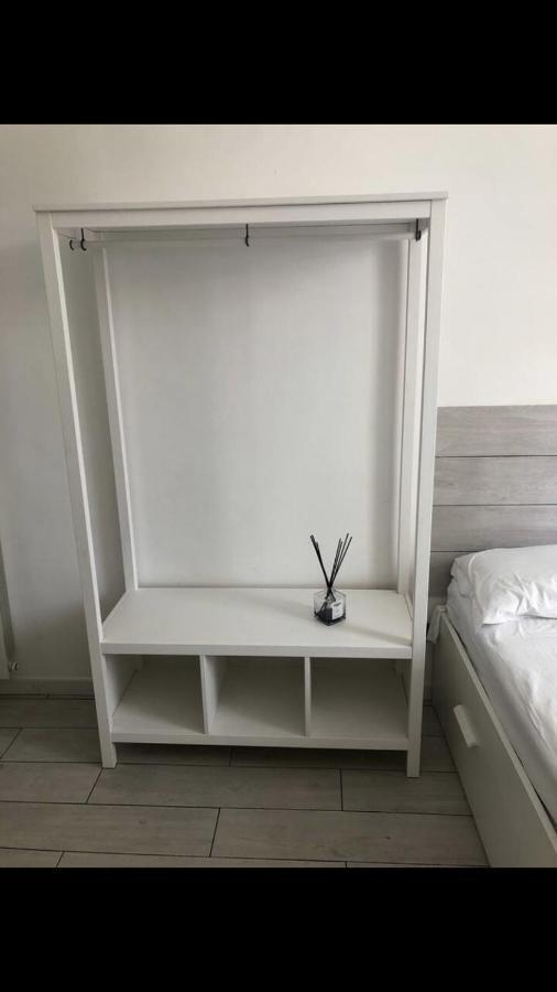 &house Apartment *