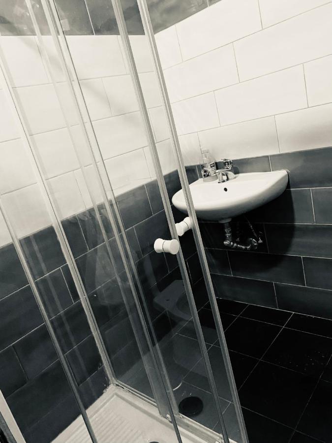 Dama Hostelbb *