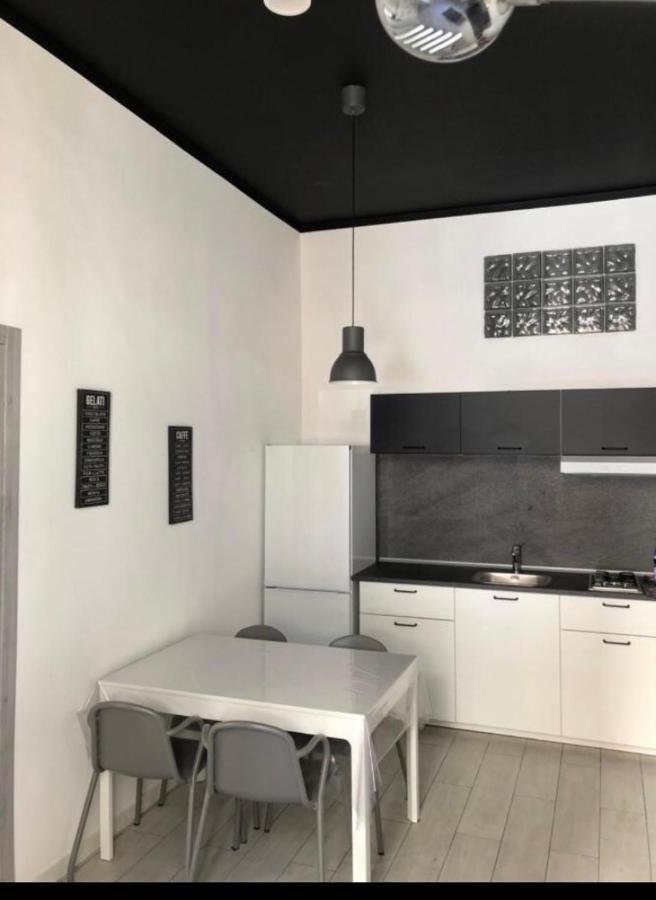 &house Apartment *