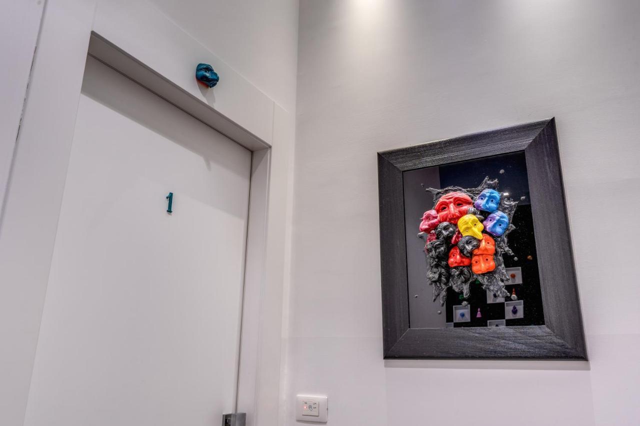 Gallery 3* Naples