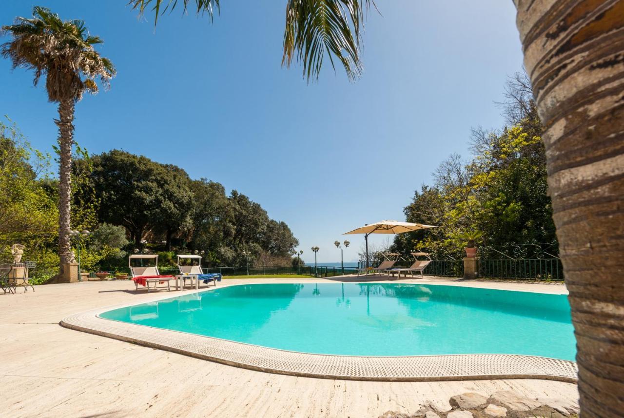 Apartment Holiday Family - Big On The Swimming Pool In Front Of Capri *