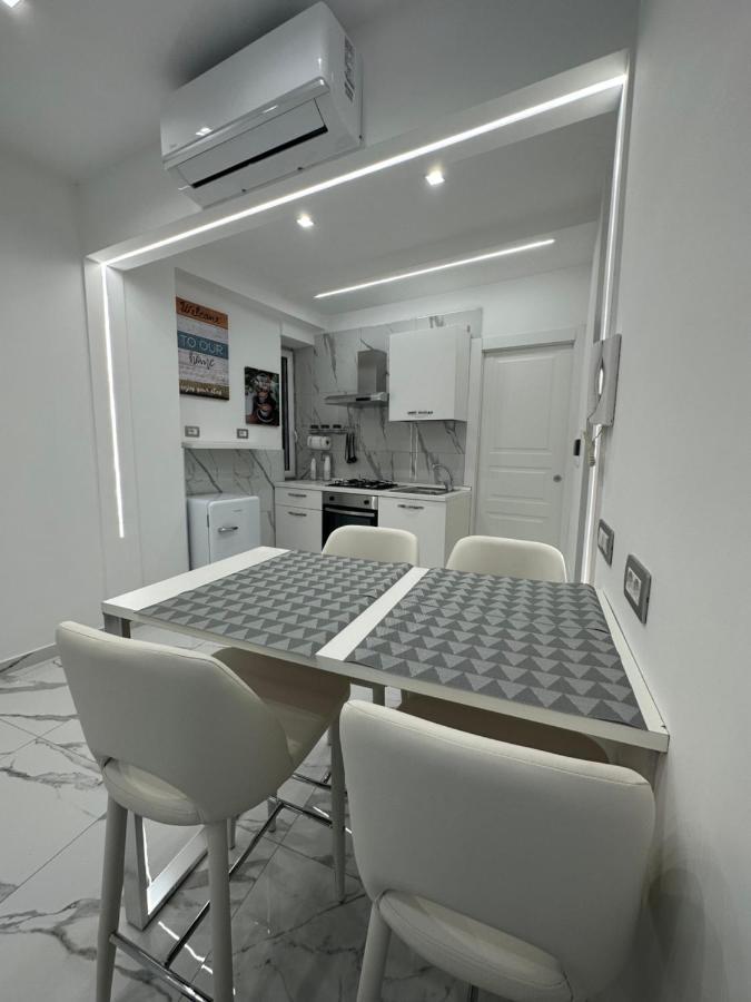 Mavy House * Naples