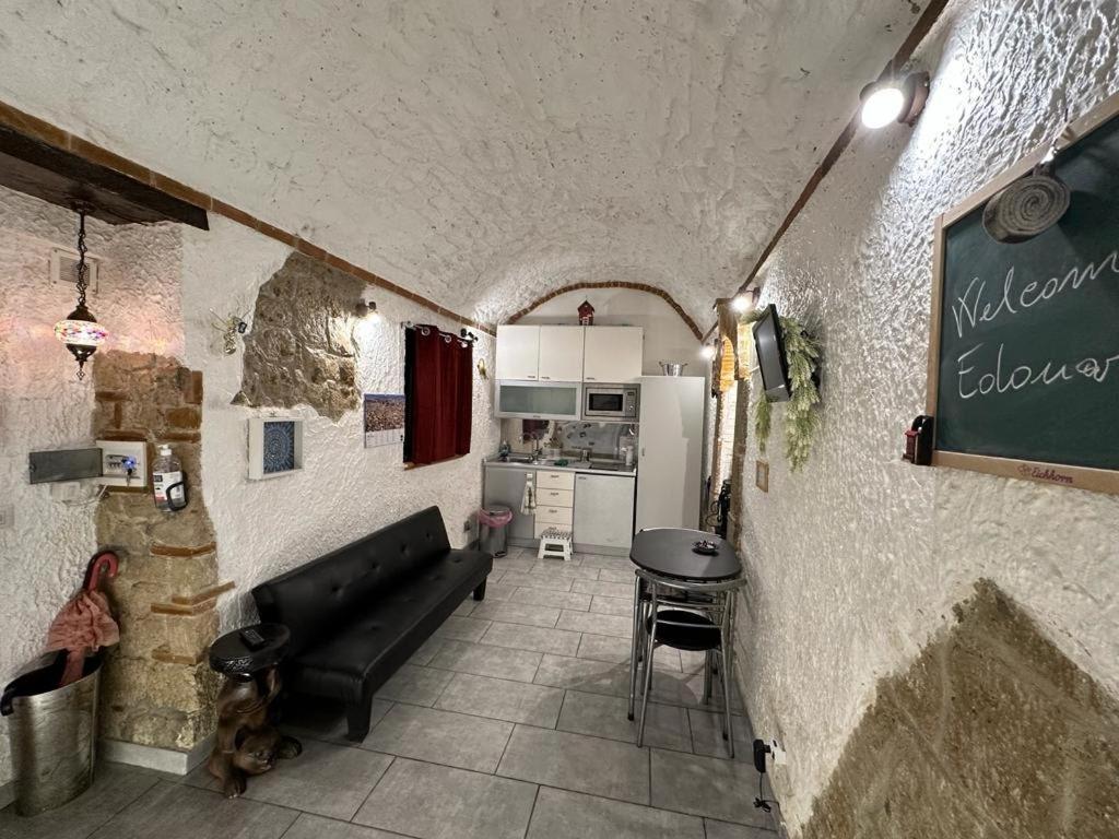 La Grotta Naples