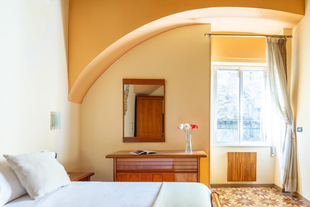 Amphitheater By Wonderful Italy Apartment Naples