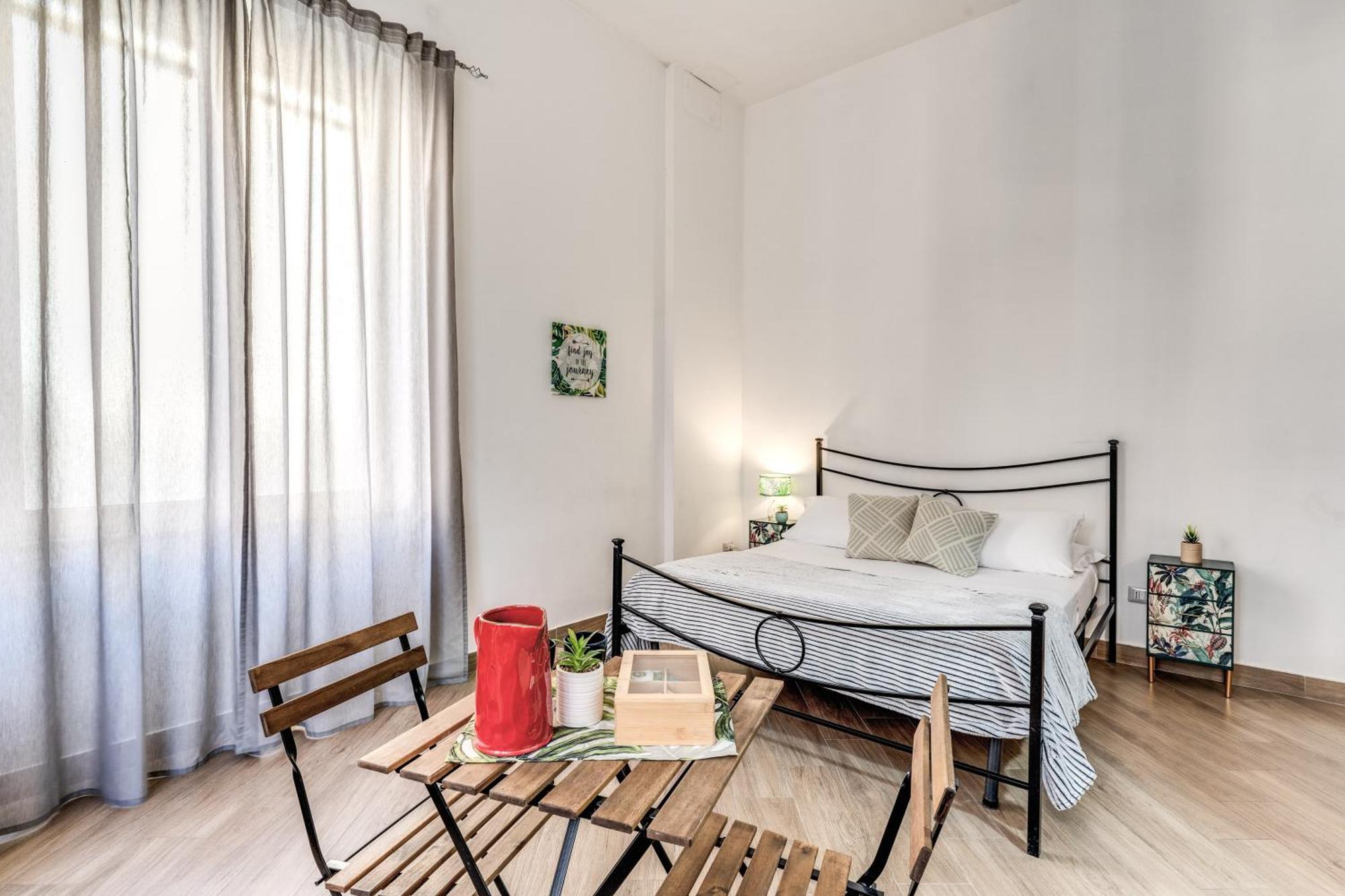 Le Mura Antiche 2* Naples