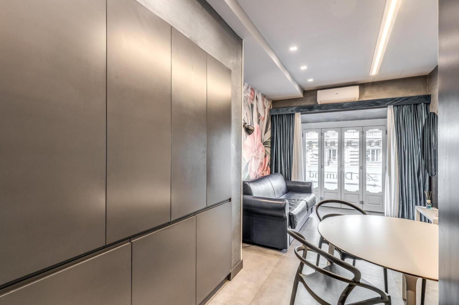 Lady Diamond Apartment