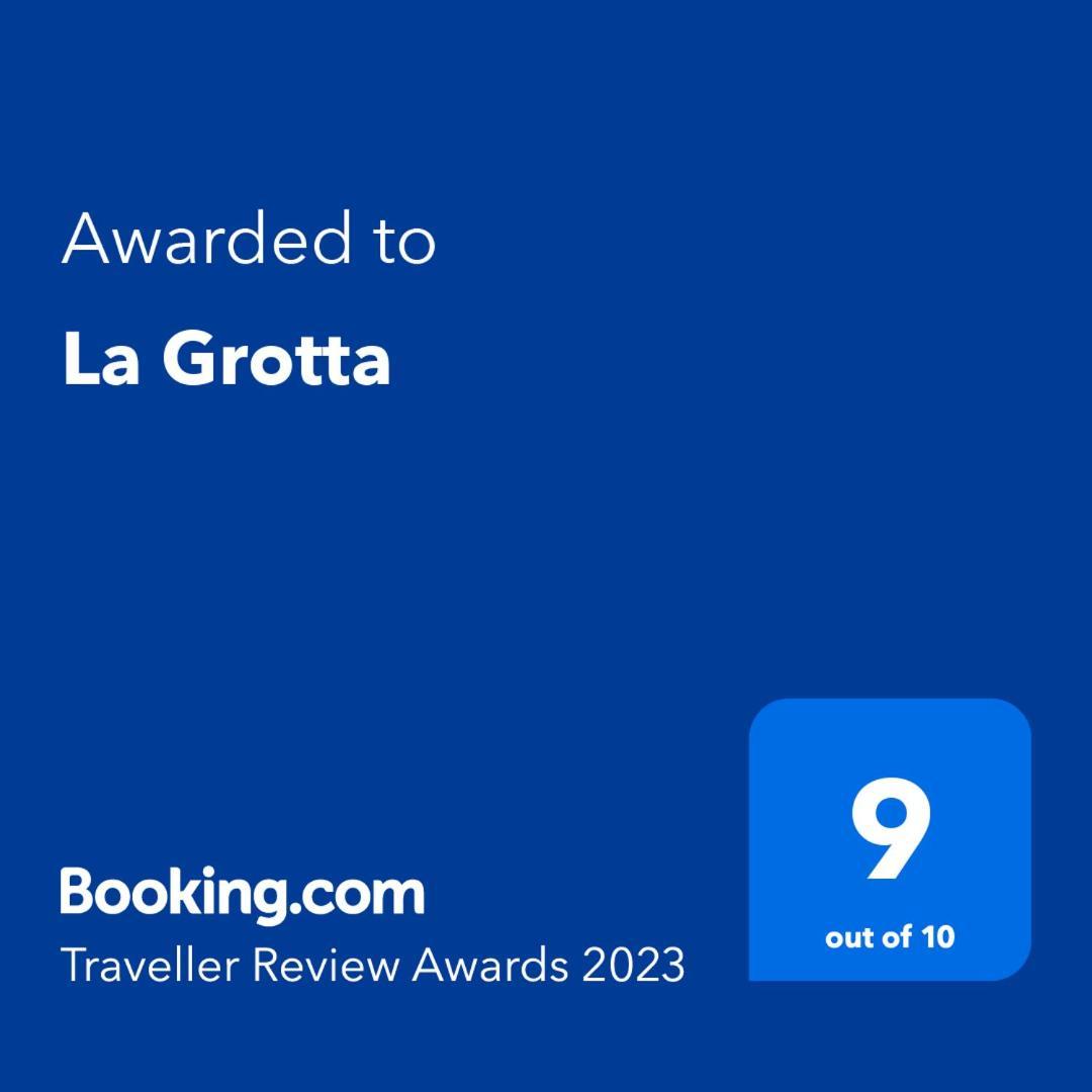 La Grotta Holiday home *