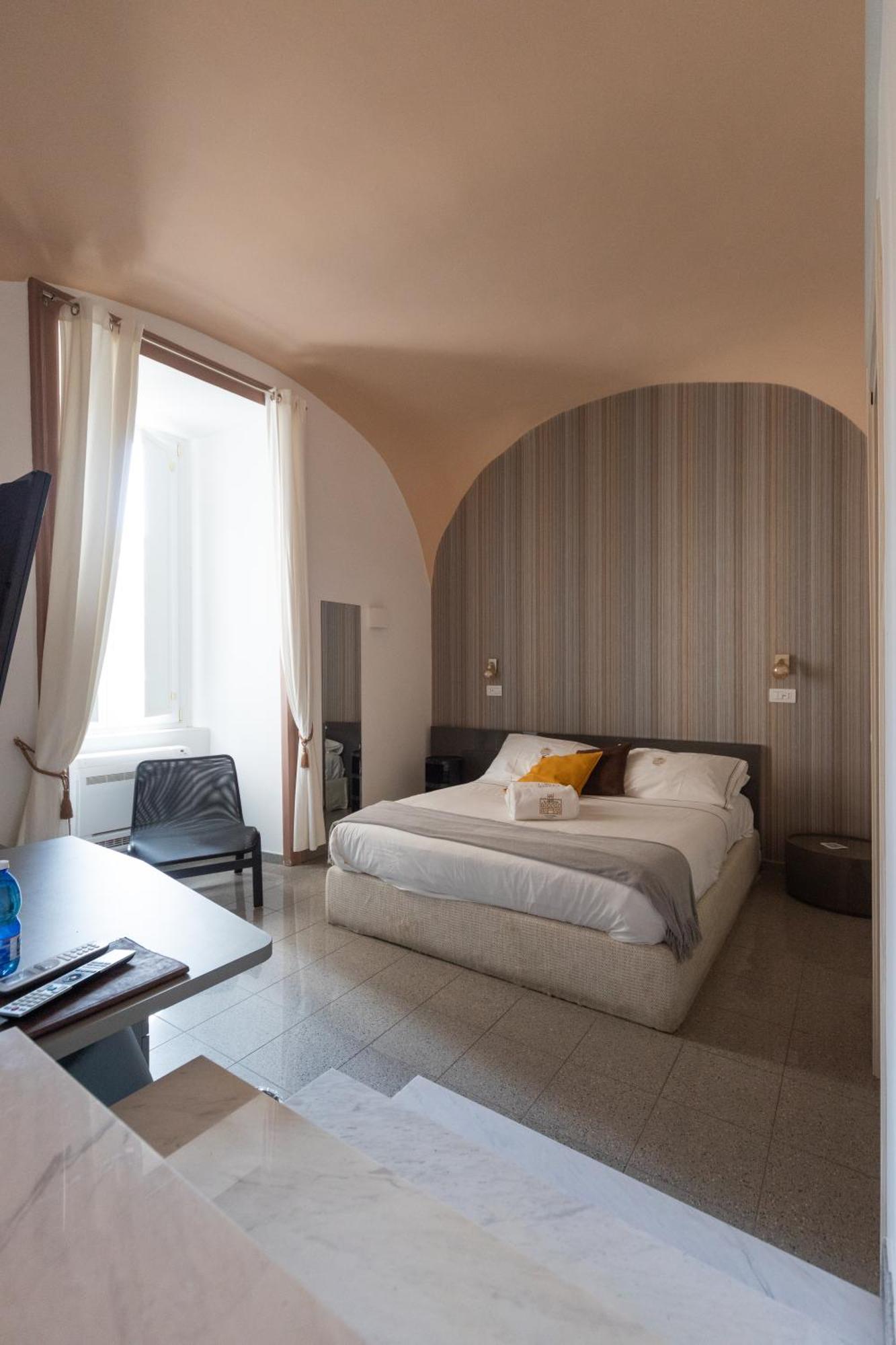 Palazzo Il Convento * Naples