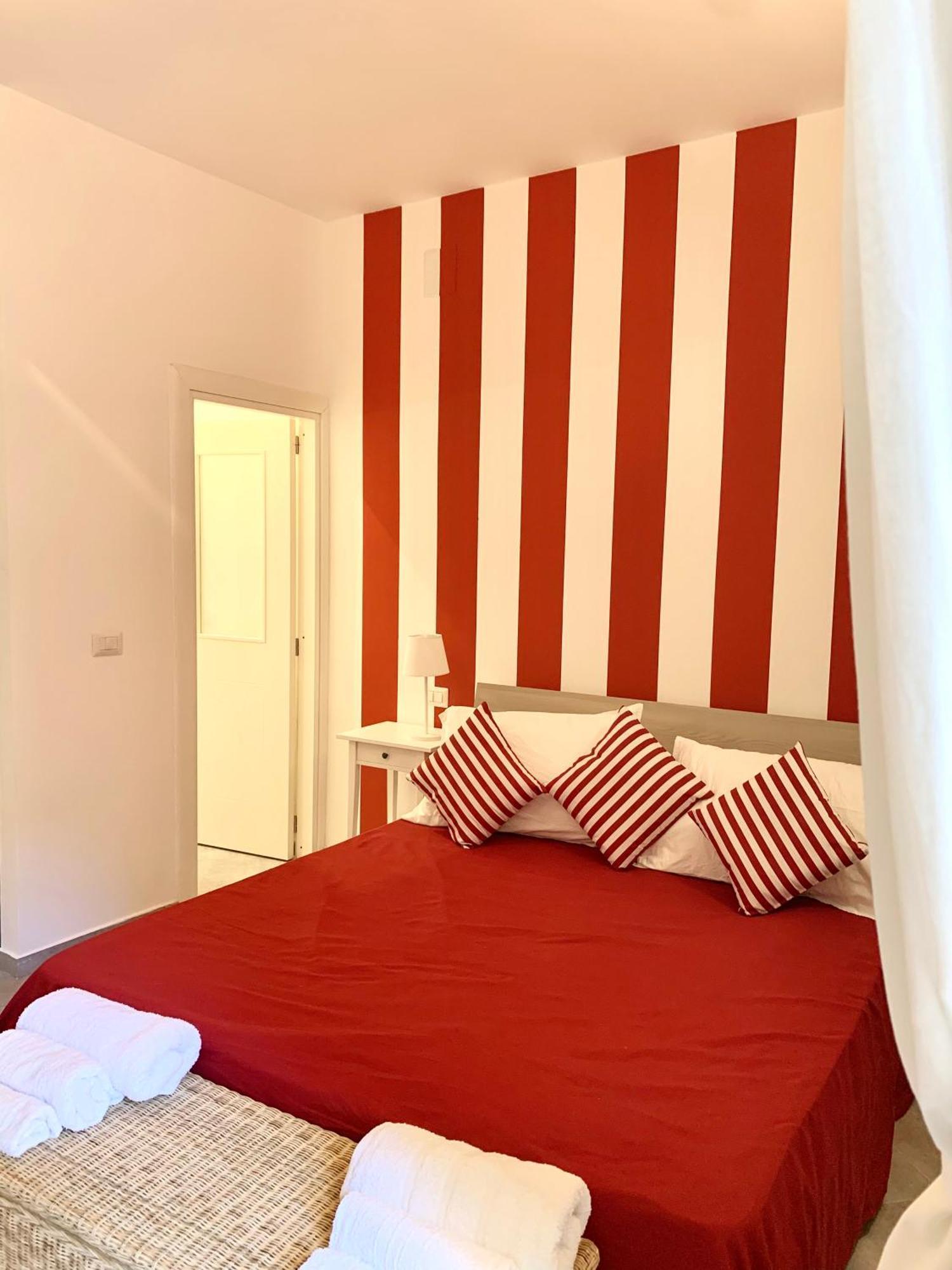 Apartment Casa Giulia, Nuovo In Centro! Naples