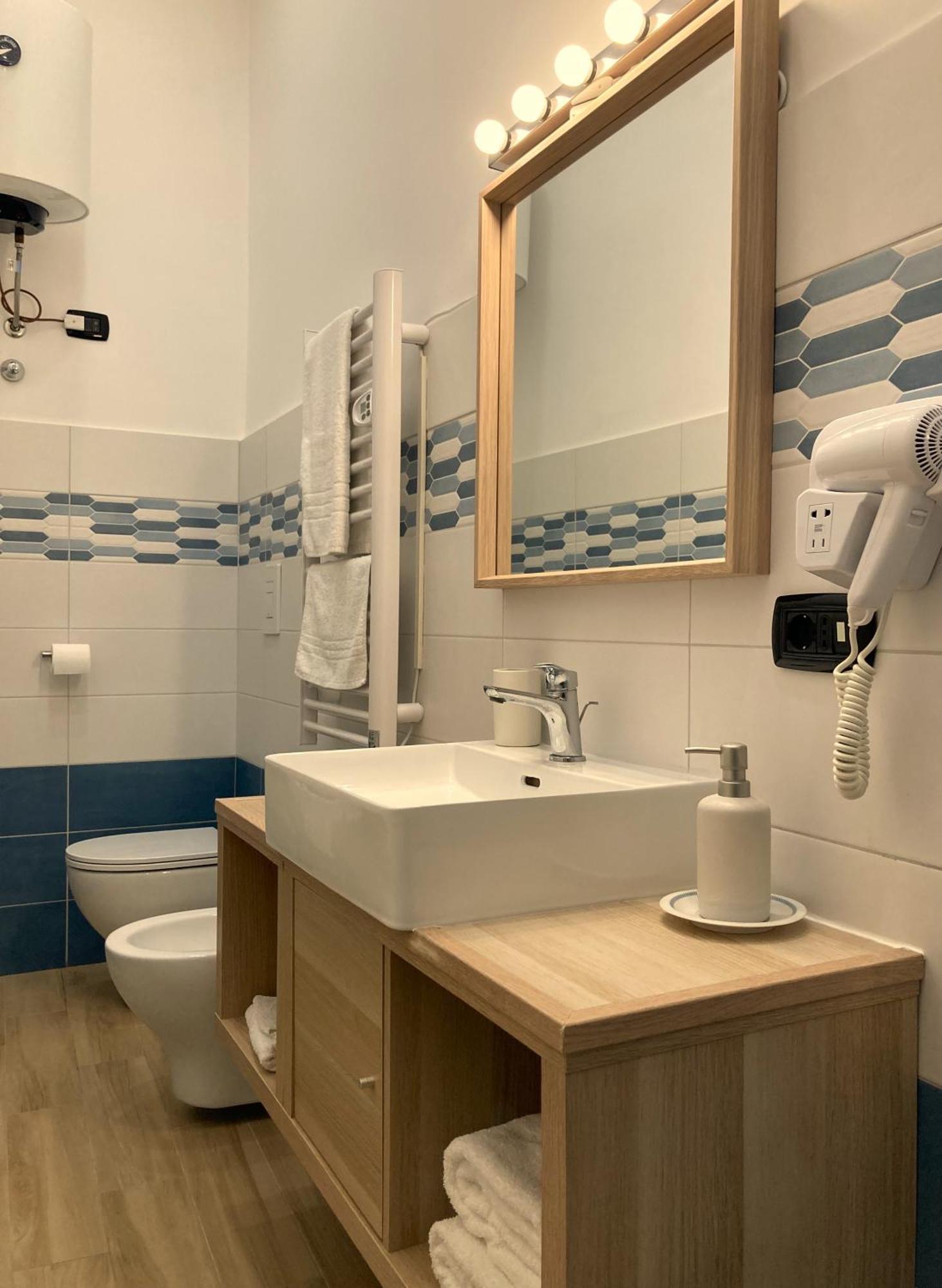 La Casa Blu Nel Cuore Storico Di Apartment