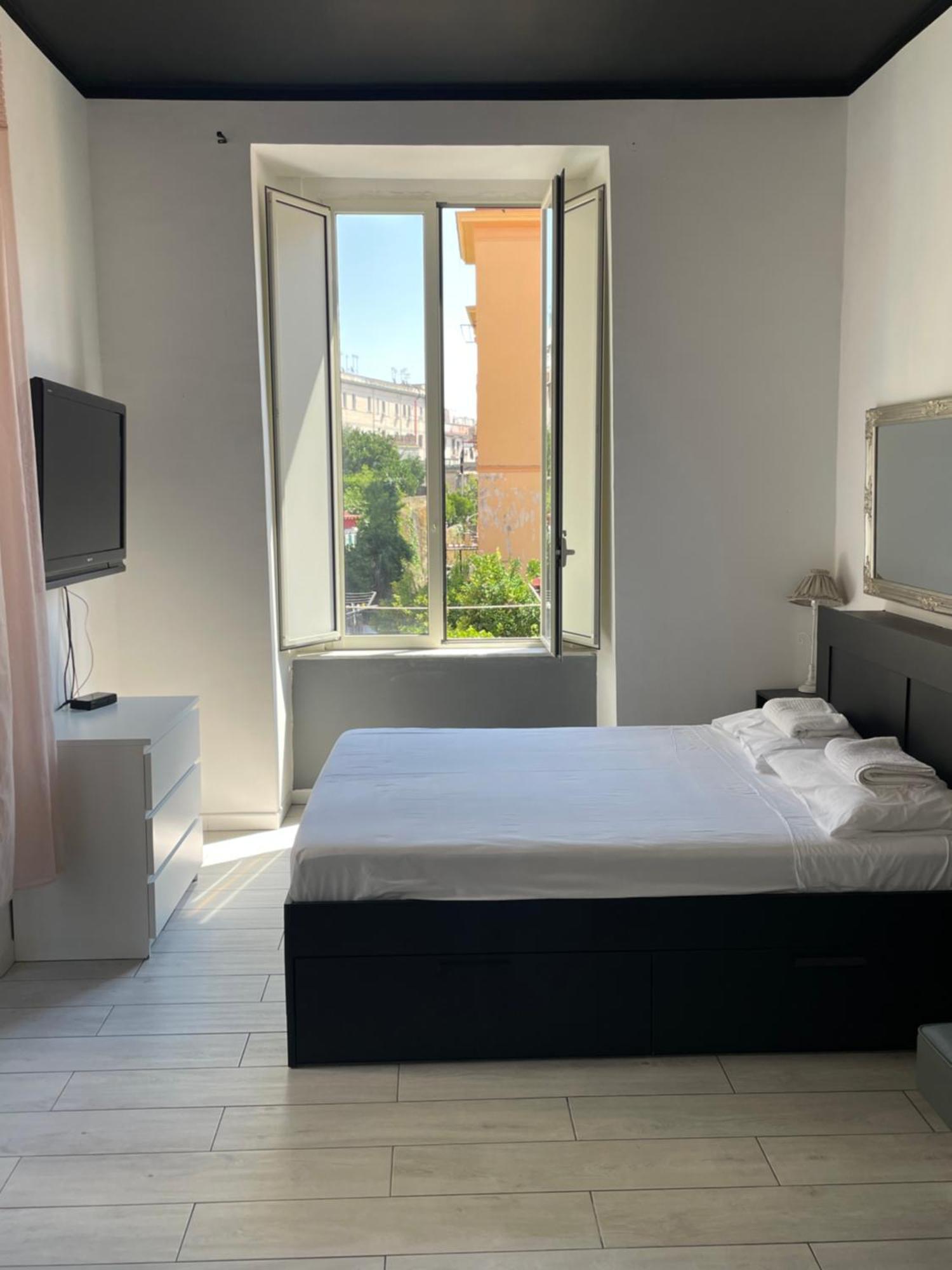 &house * Naples