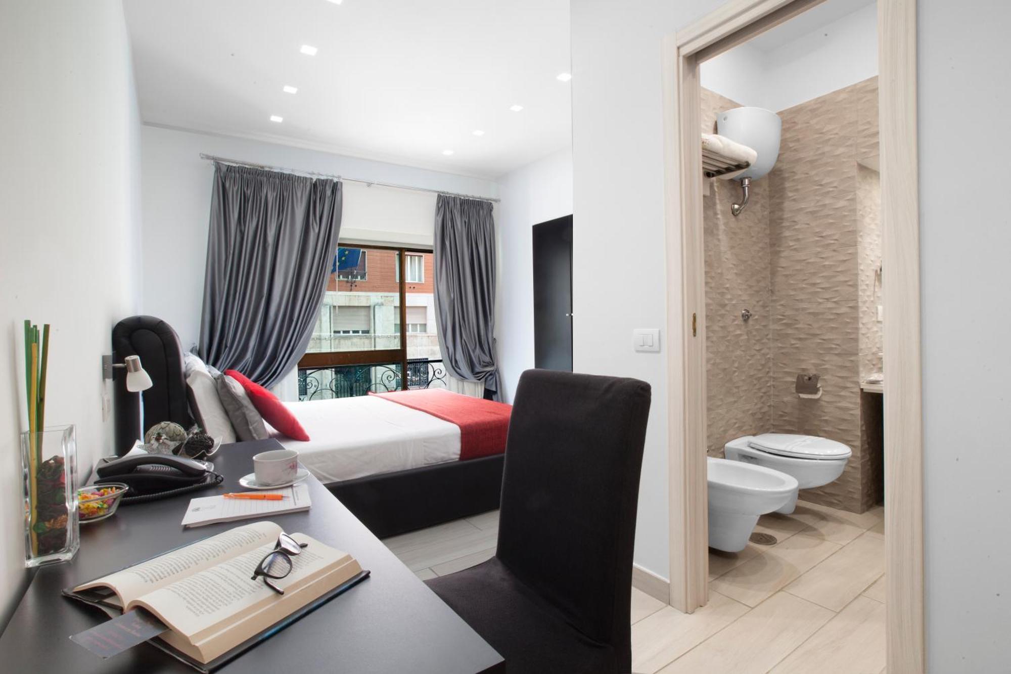 Dei Catalani 5* Naples