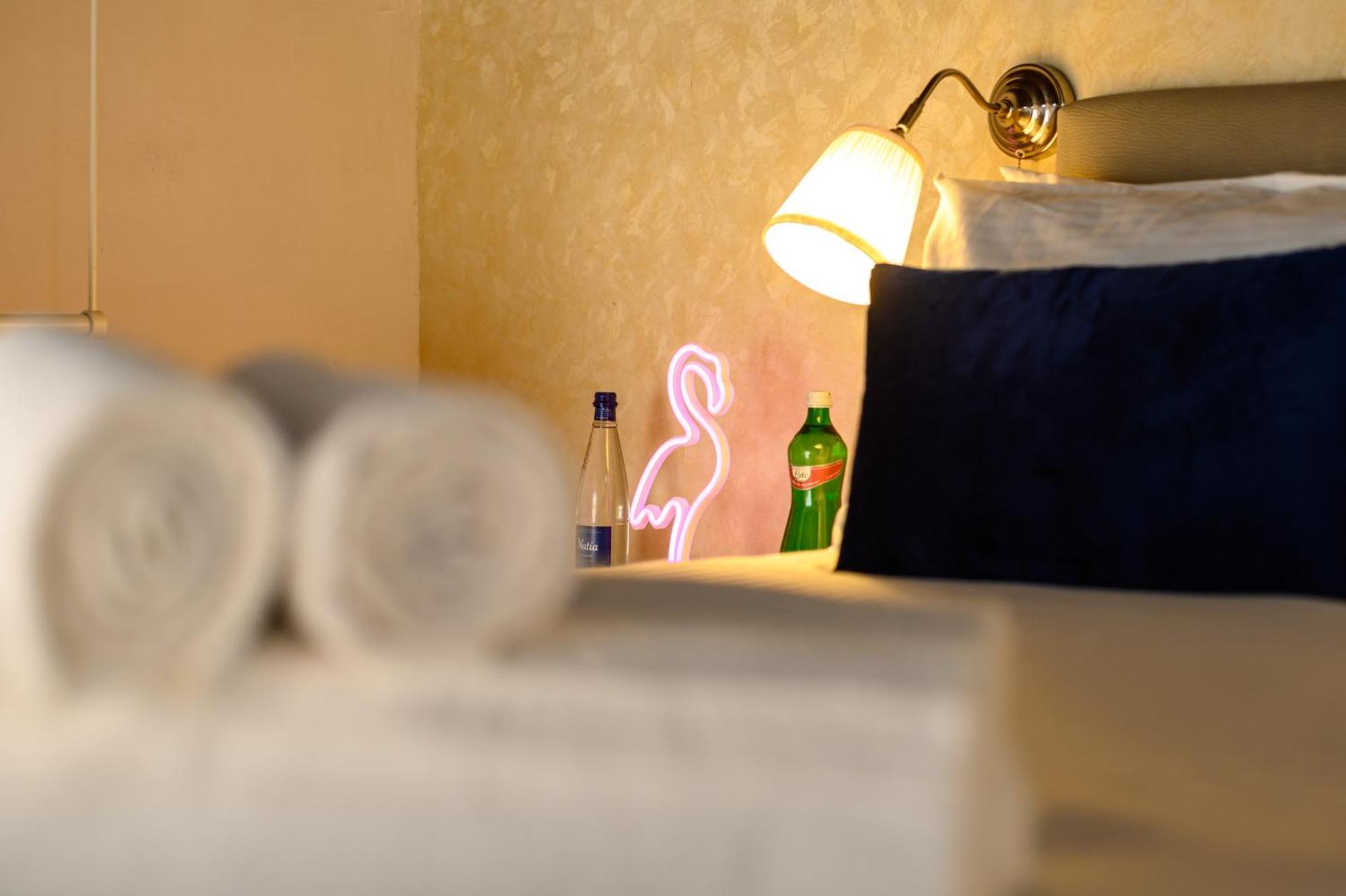 El Barrio In Bed Naples