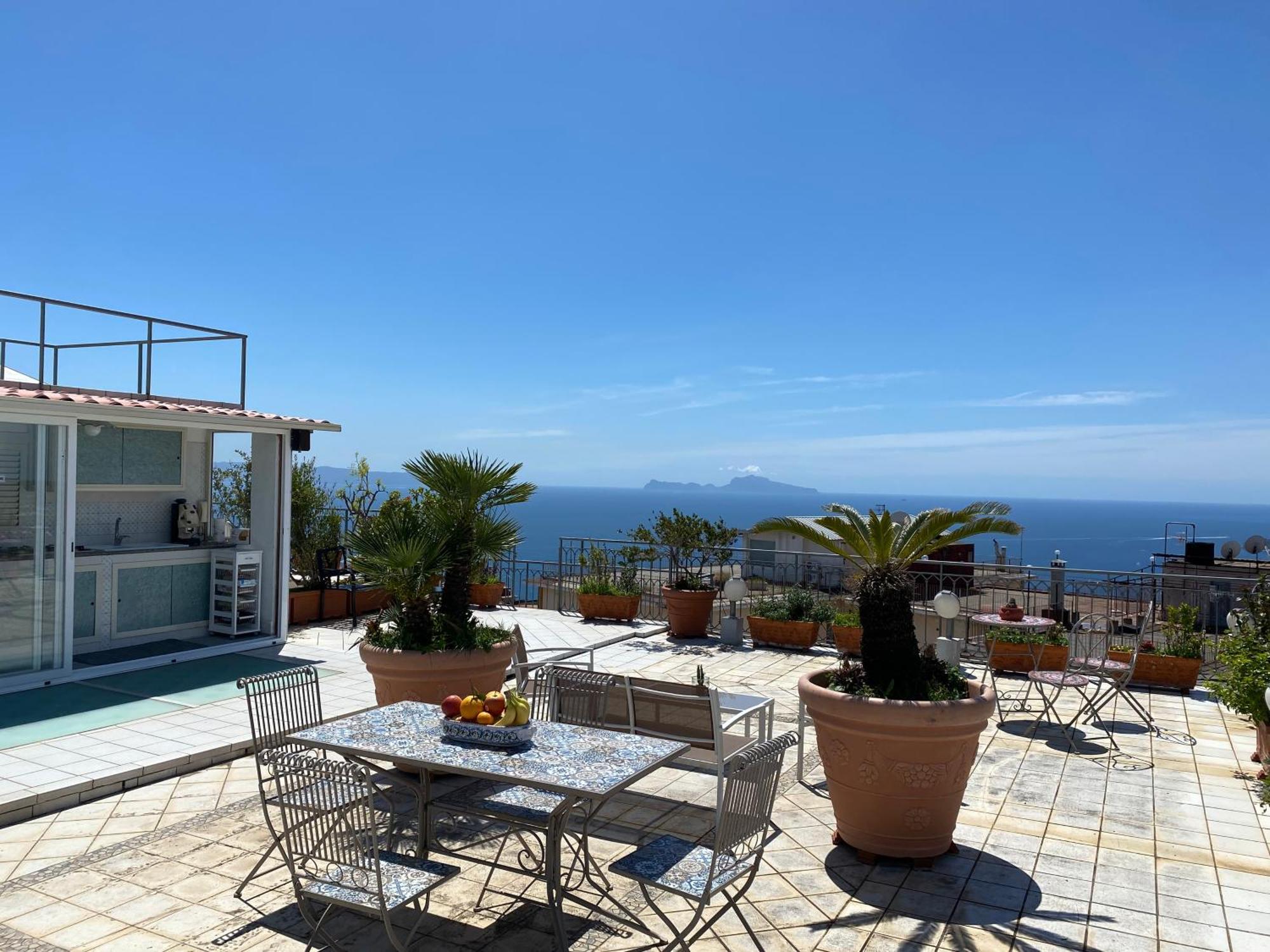 Terrazza Morghen Panoramic Rooftop Apartment *