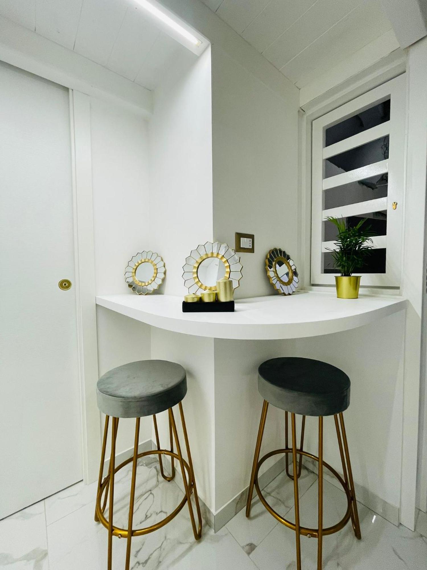 Frank Anthony Apartment Naples