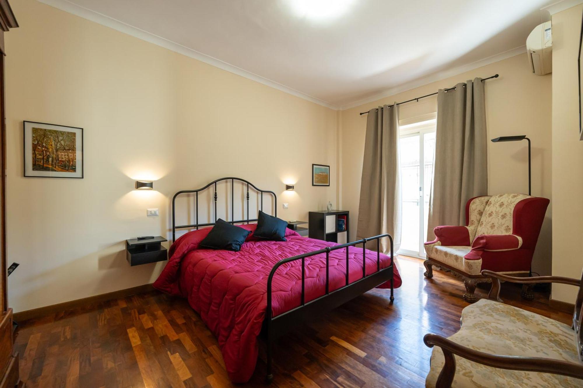 Donna Giovannina Apartment Naples