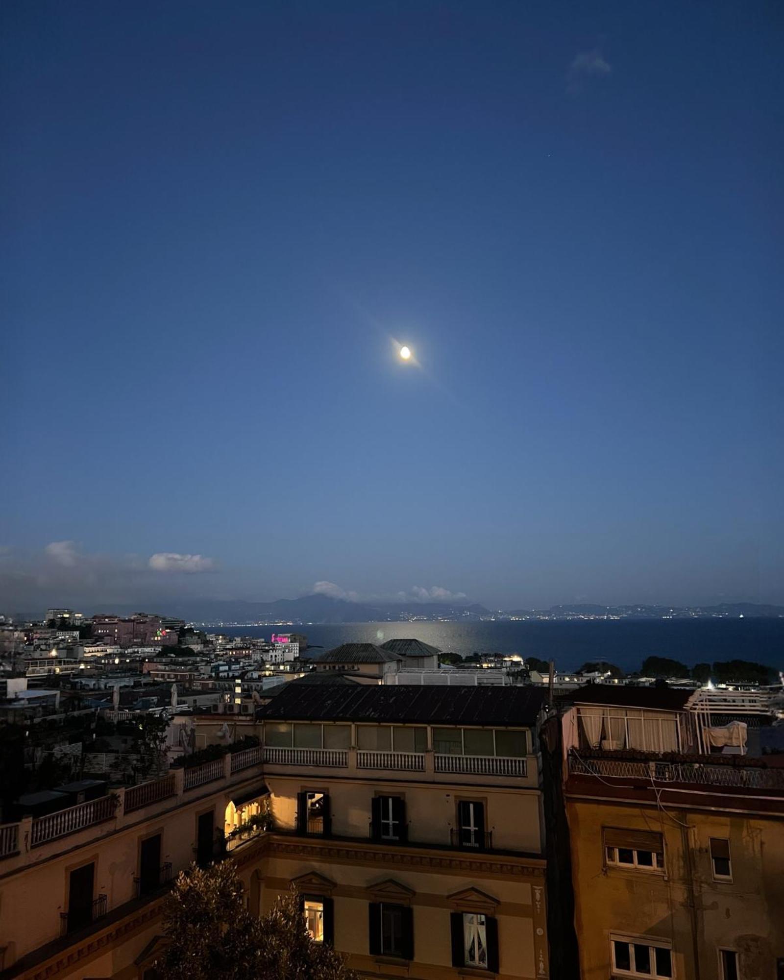 La Dolce Vista * Naples
