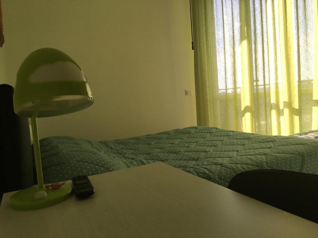 Floor Rentrooms Naples