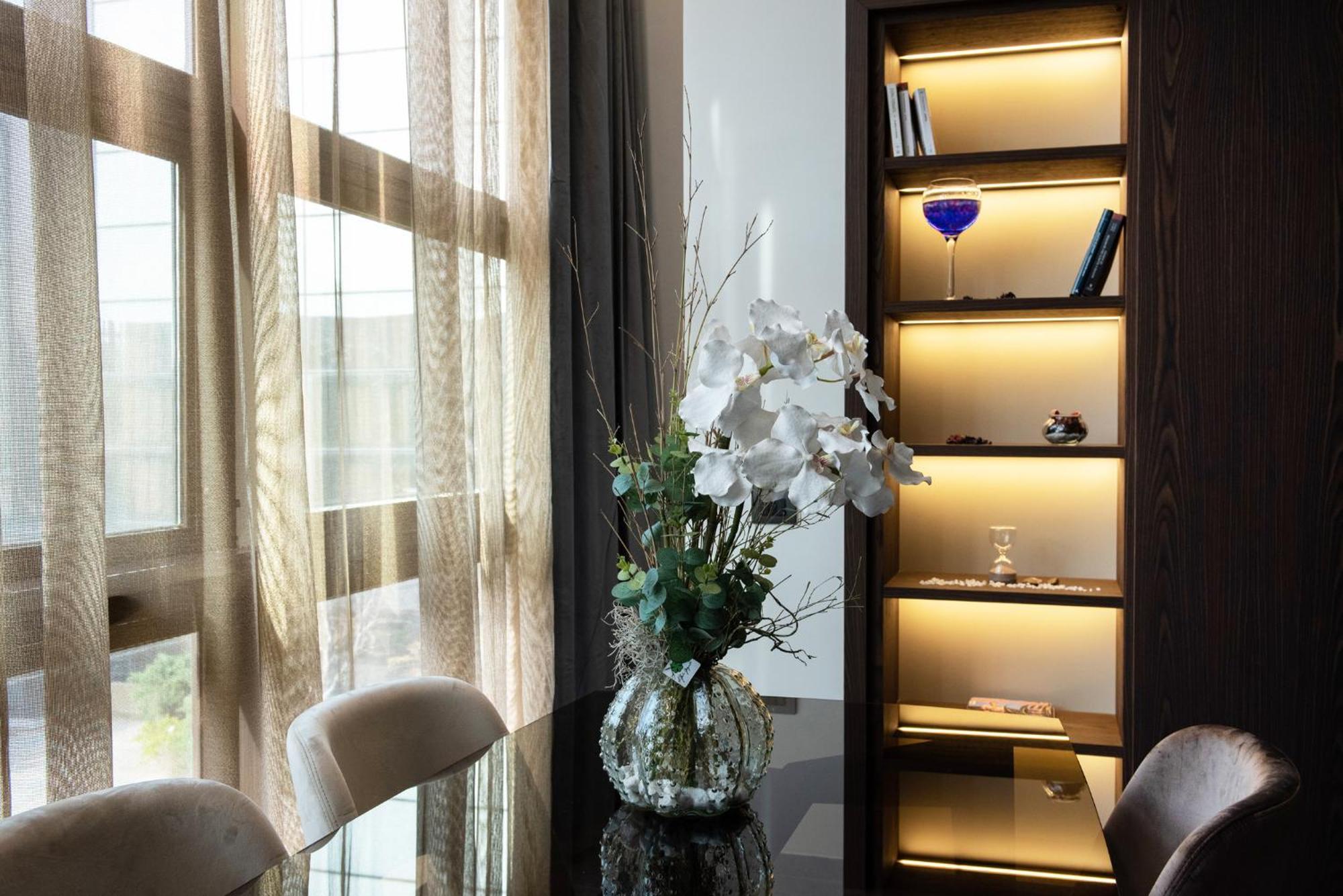Gold Tower Lifestyle Naples