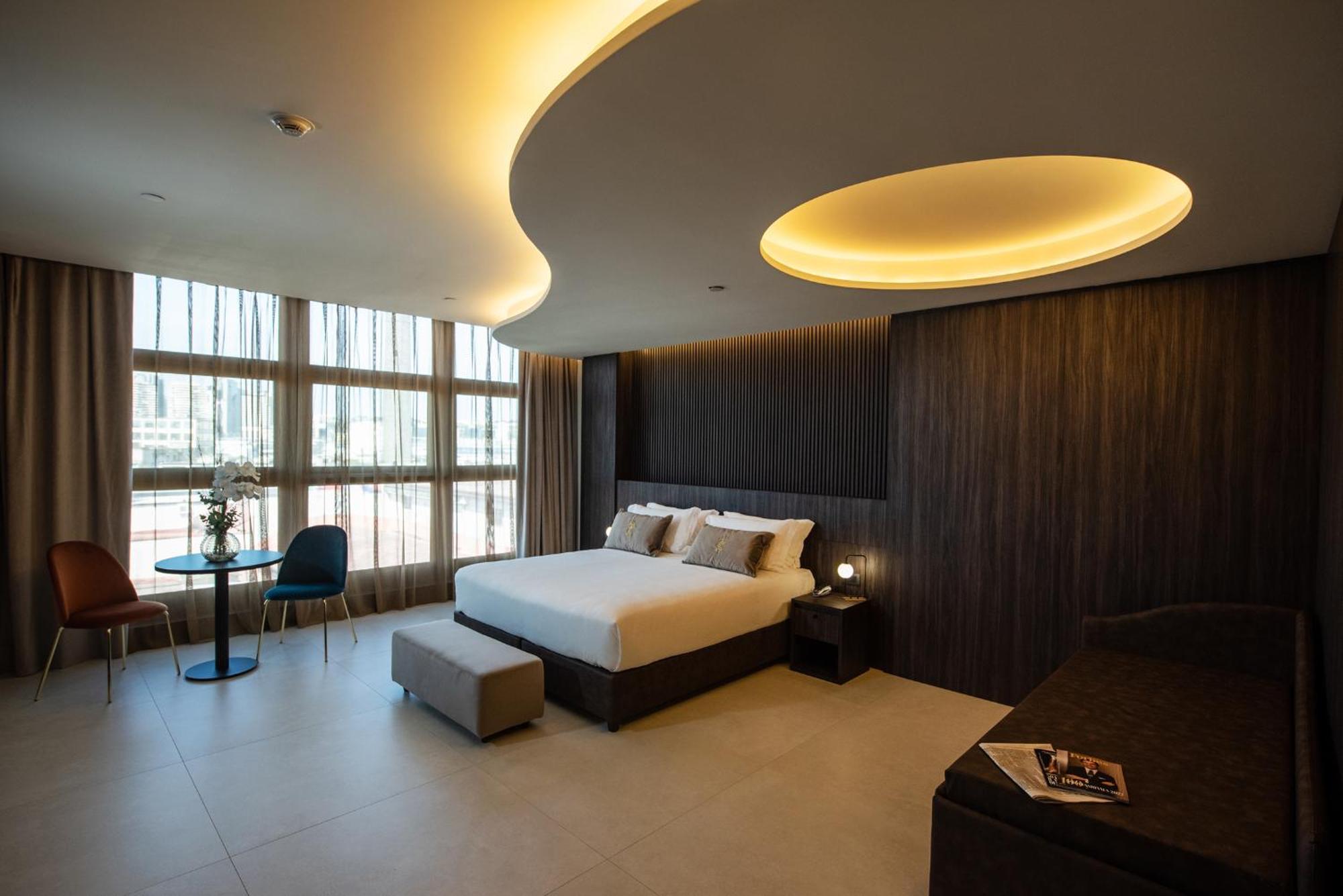 Gold Tower Lifestyle Hotel Naples