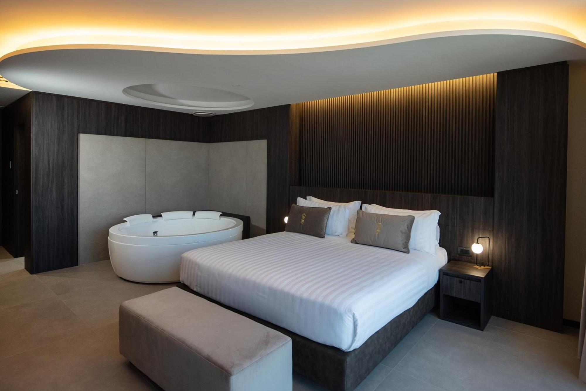 Gold Tower Lifestyle 4*