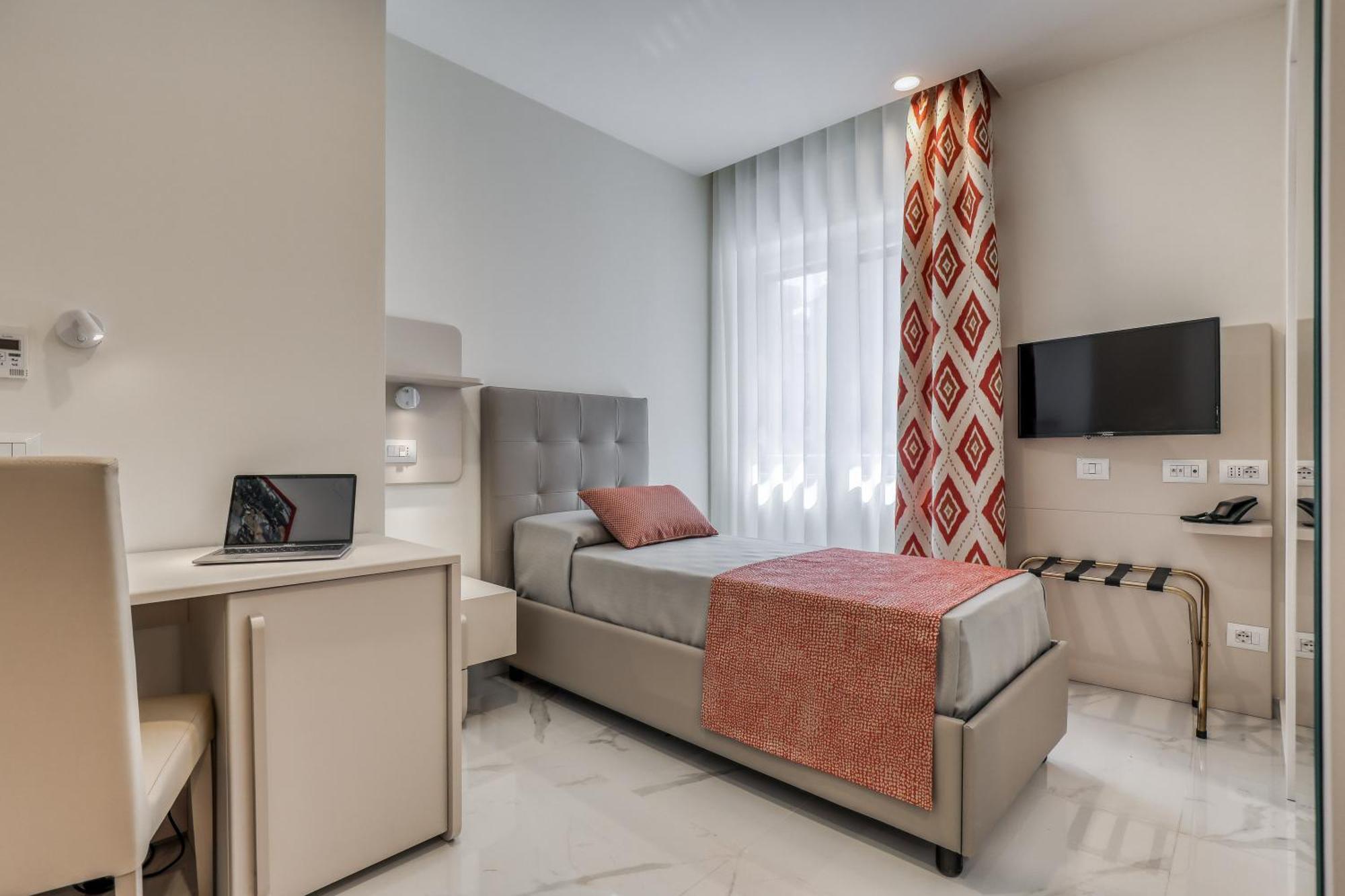 Vomero High 3* Naples