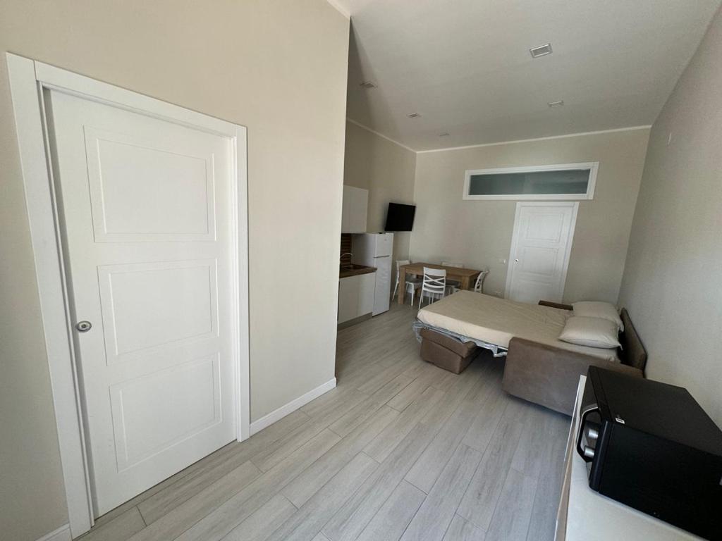 Airport House Naples