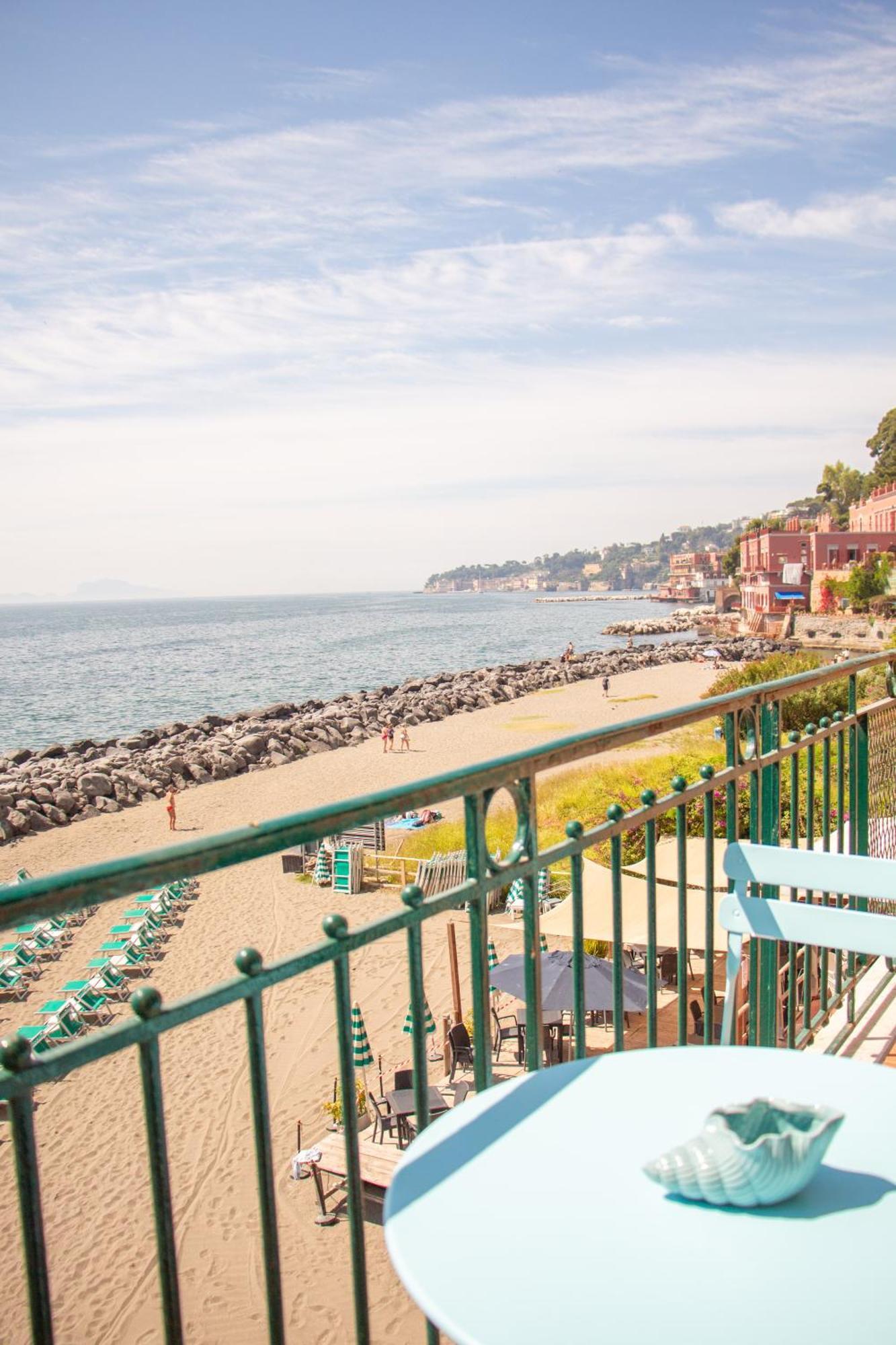 Wanderlust Aria Di Mare * Naples