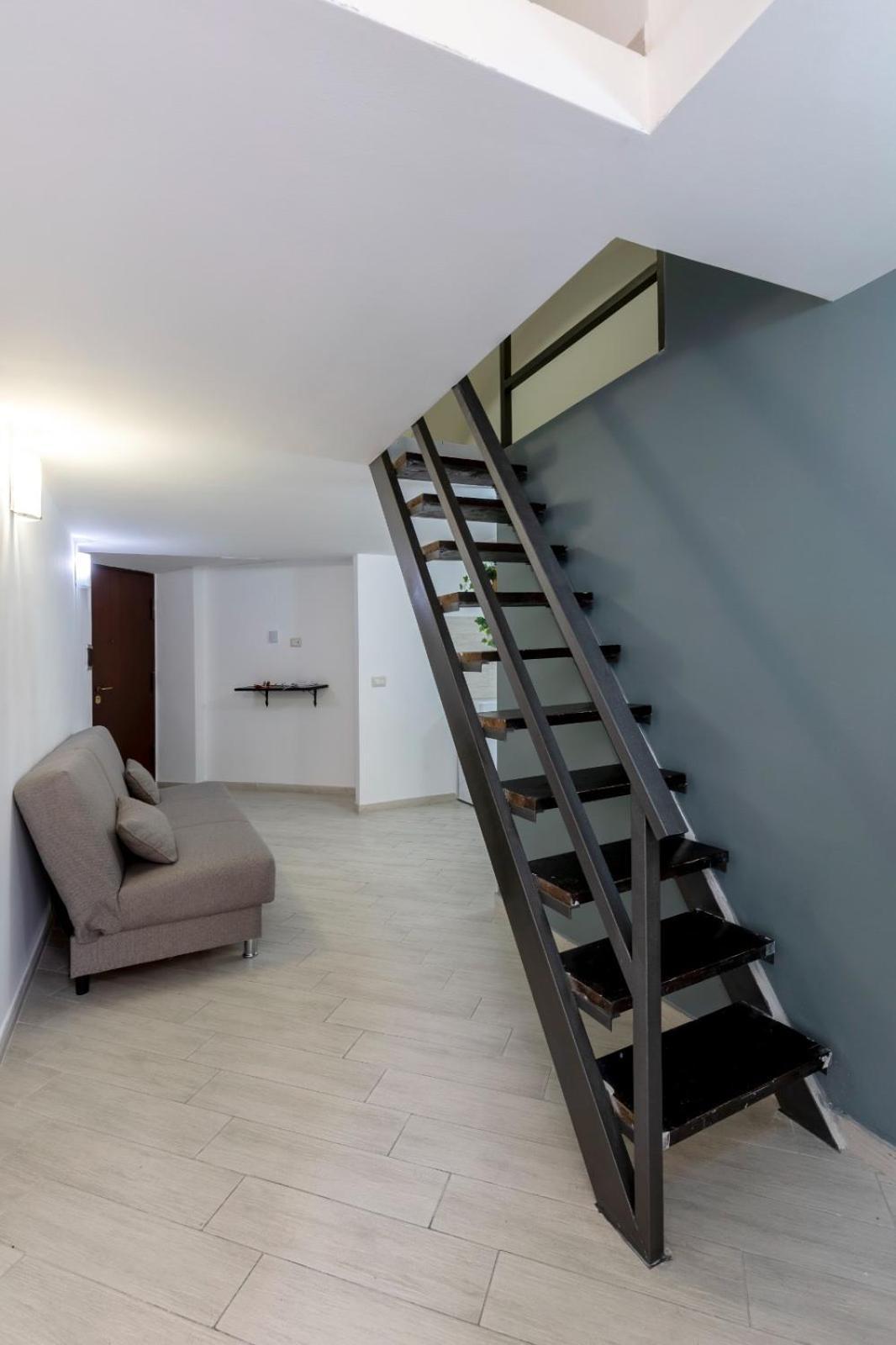 Hub Station Apartment