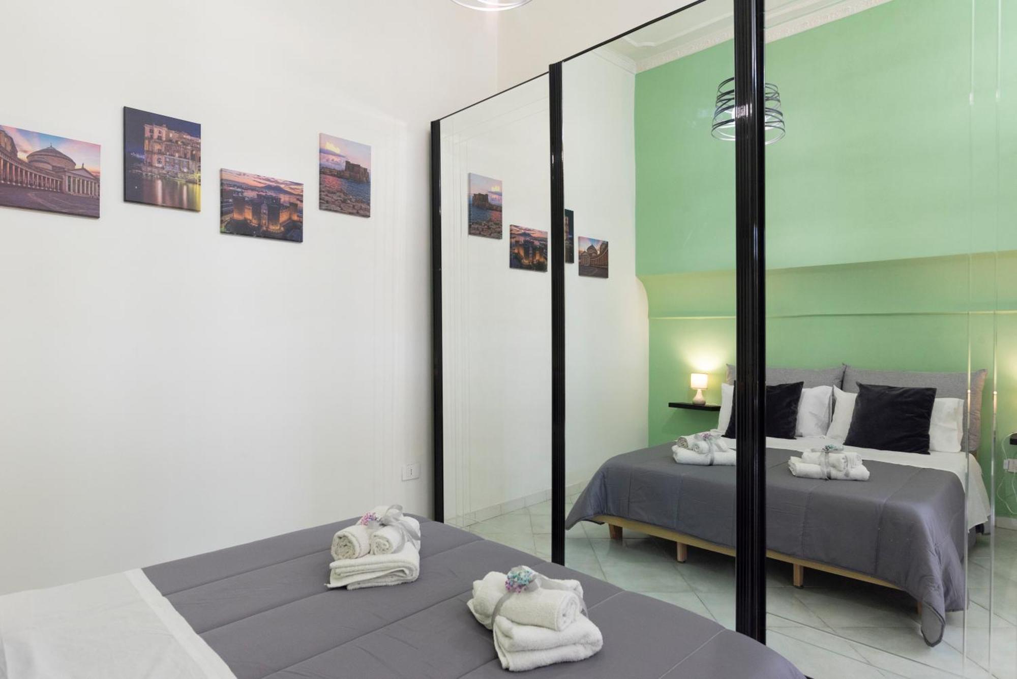 Seventeen Apartment Naples